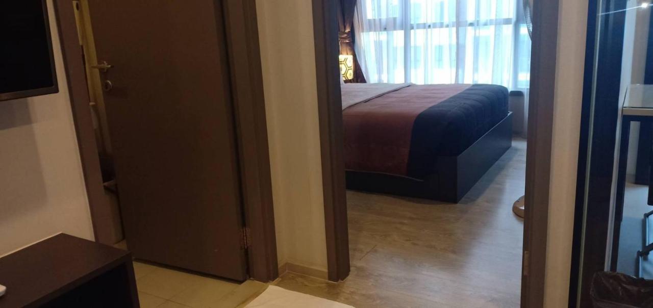 Near Hilton 1 Bedroom Poolseaview 8 Holiday home