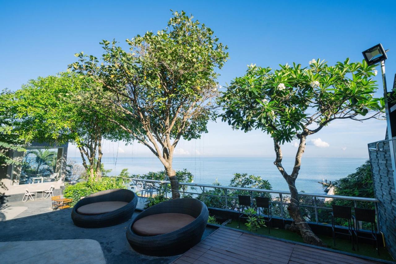 Golden Tulip Beachfront 5*