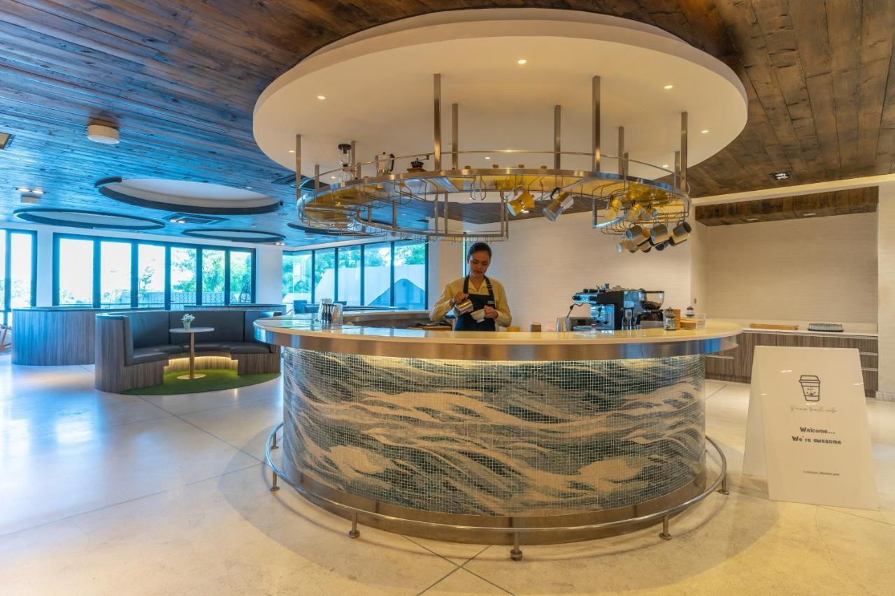 Golden Tulip Beachfront Hotel