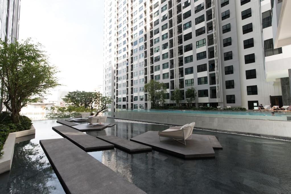 泰国芭提雅thebase无边游泳池公寓 Pattaya