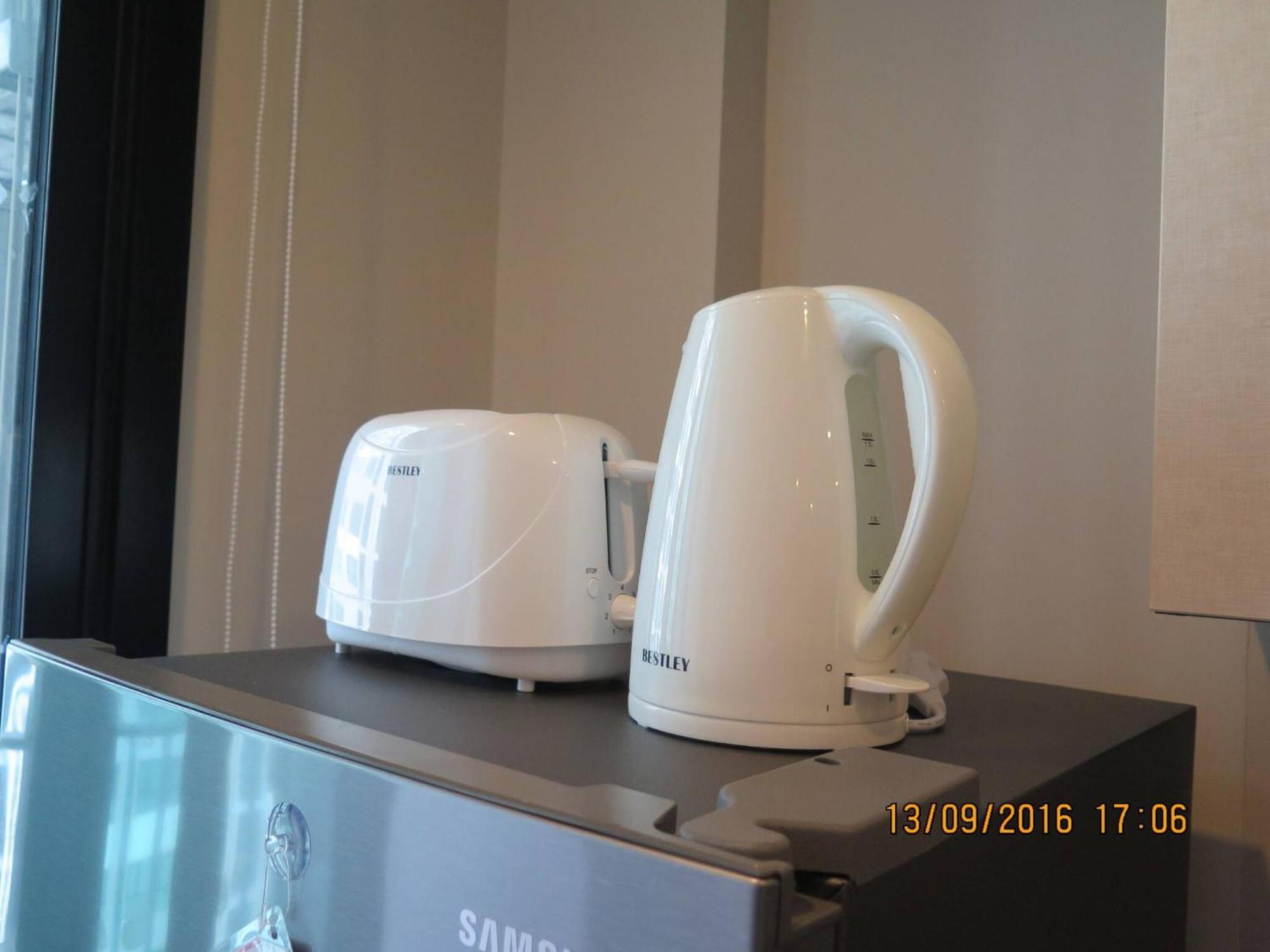 Near Hilton 1 Bedroom Poolseaview 8 Holiday home