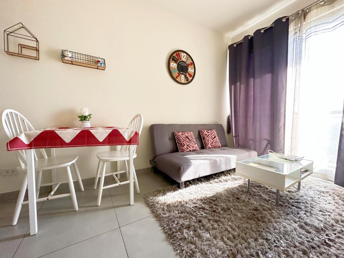 Unixx Sea View Pattaya