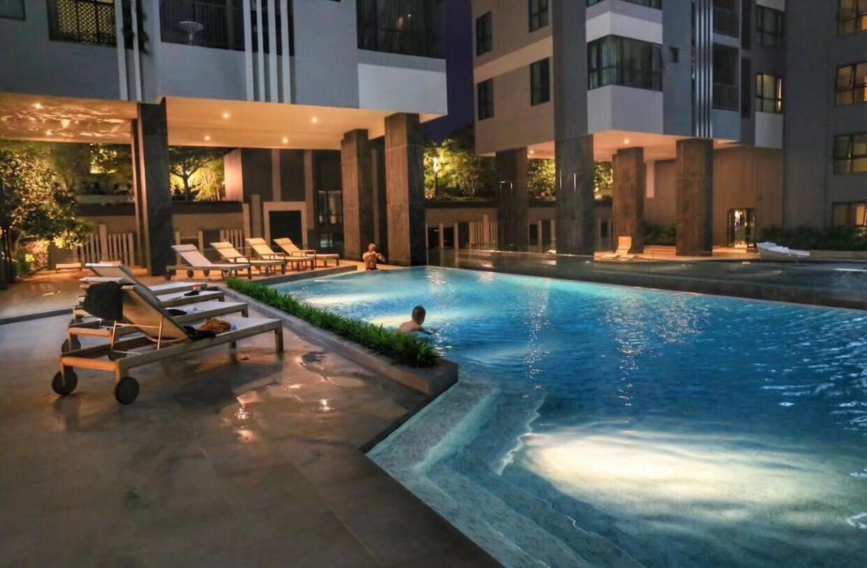 泰国芭提雅thebase无边游泳池公寓 Apartment *