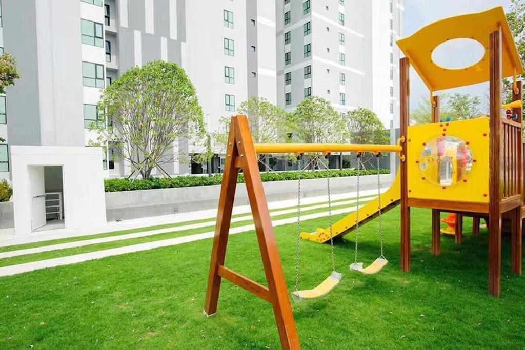 泰国芭提雅thebase无边游泳池公寓 Apartment