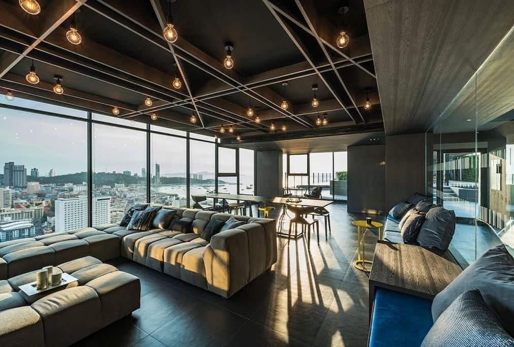 Apartment 泰国芭提雅顶层无边游泳池公寓thebase健身房