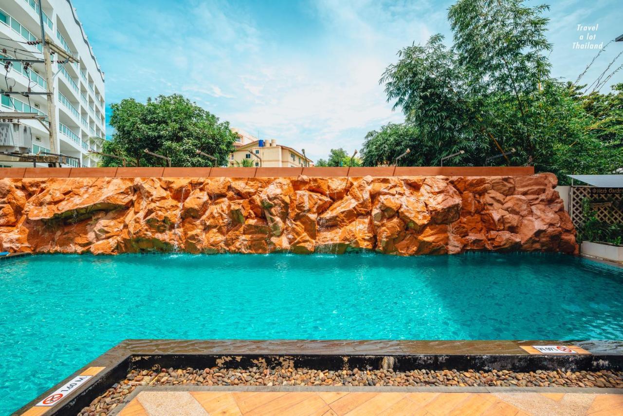 Centara Nova Hotel 4*