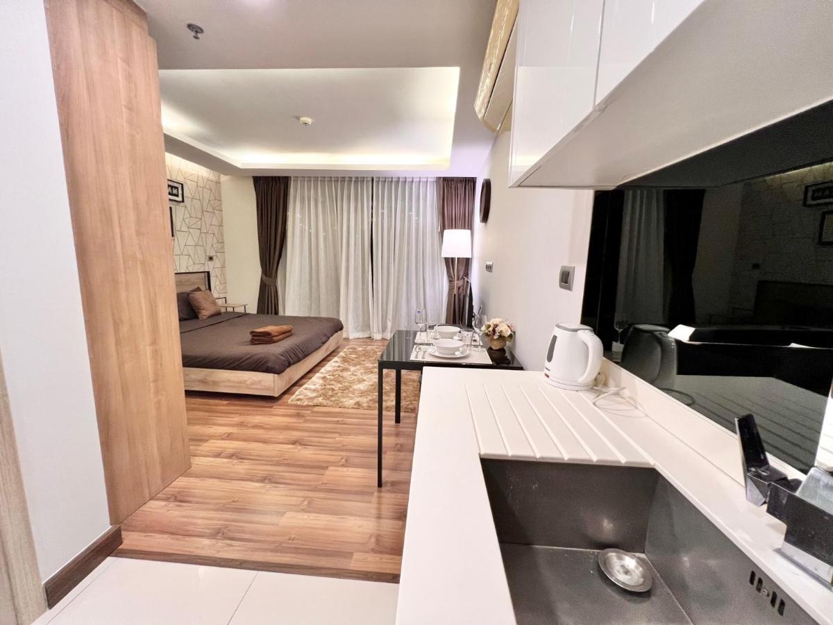 Garden View In Peak Towers Apartment *