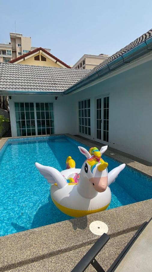 Luxury Pool Center C3- 3 Bedroom *