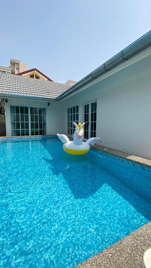 Luxury Pool Center C3- 3 Bedroom * Pattaya