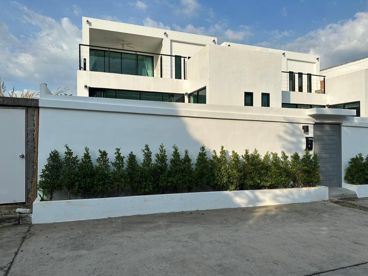 Chateau Dale Pool 175 Nearby Walking Street Pattaya