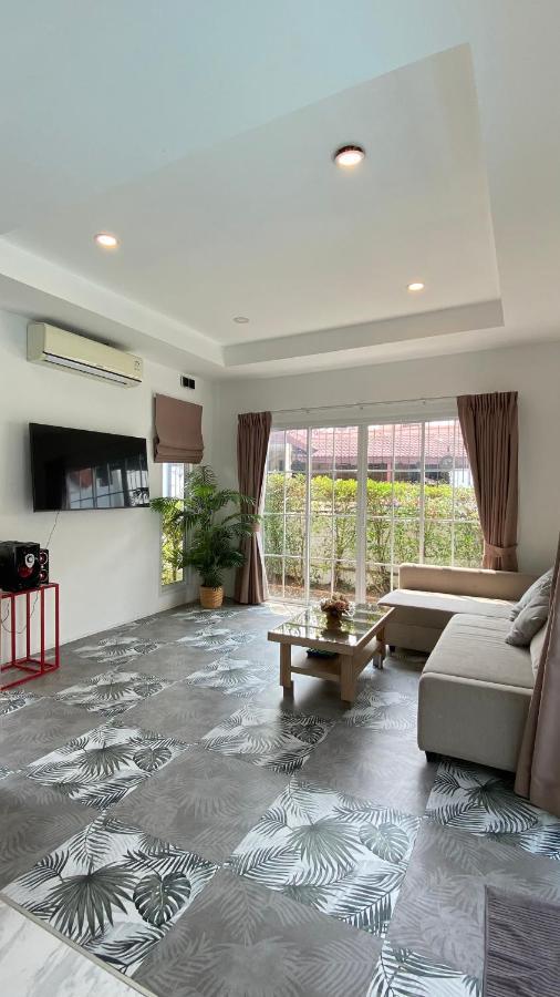 Luxury Pool Center C3- 3 Bedroom