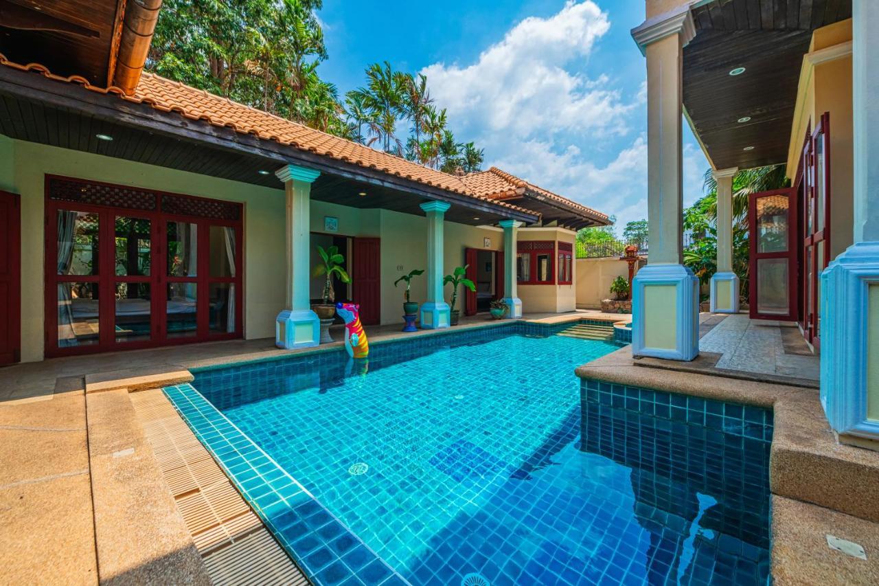 Bali Pool Villa, 5 Min To Walking Street & The Beaches * Pattaya