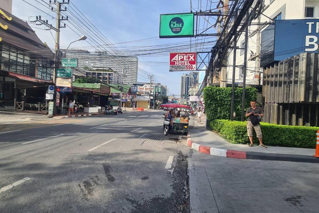 The Base 420 Apartment Pattaya