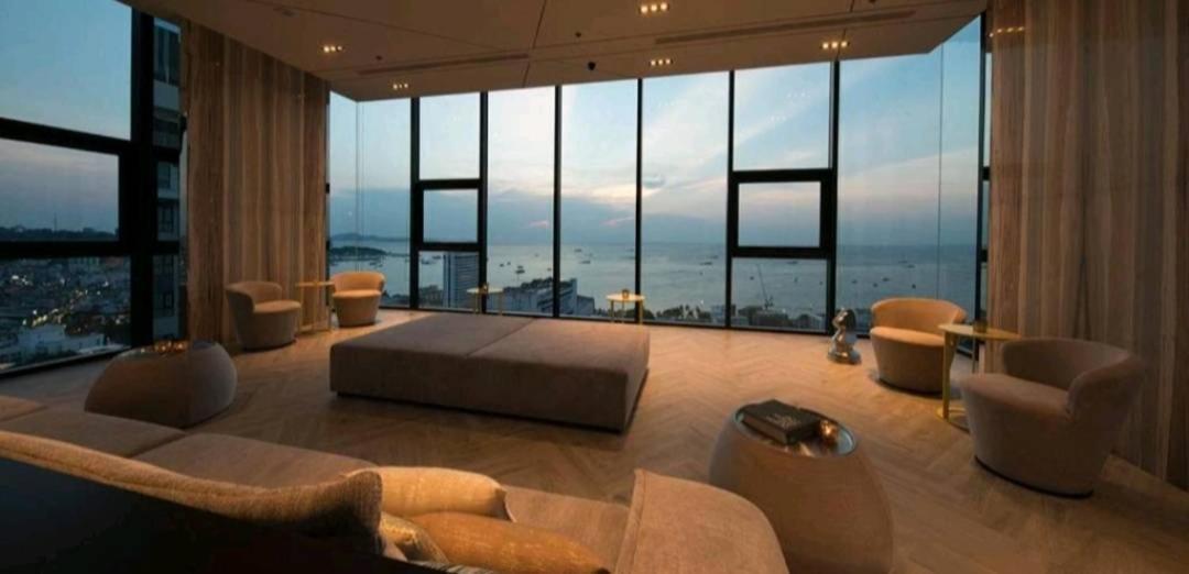 The Base Central High Floor Sea View Apartment *