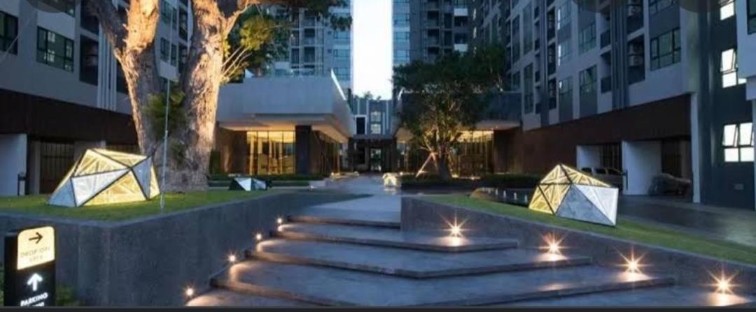 The Base Central High Floor Sea View Apartment