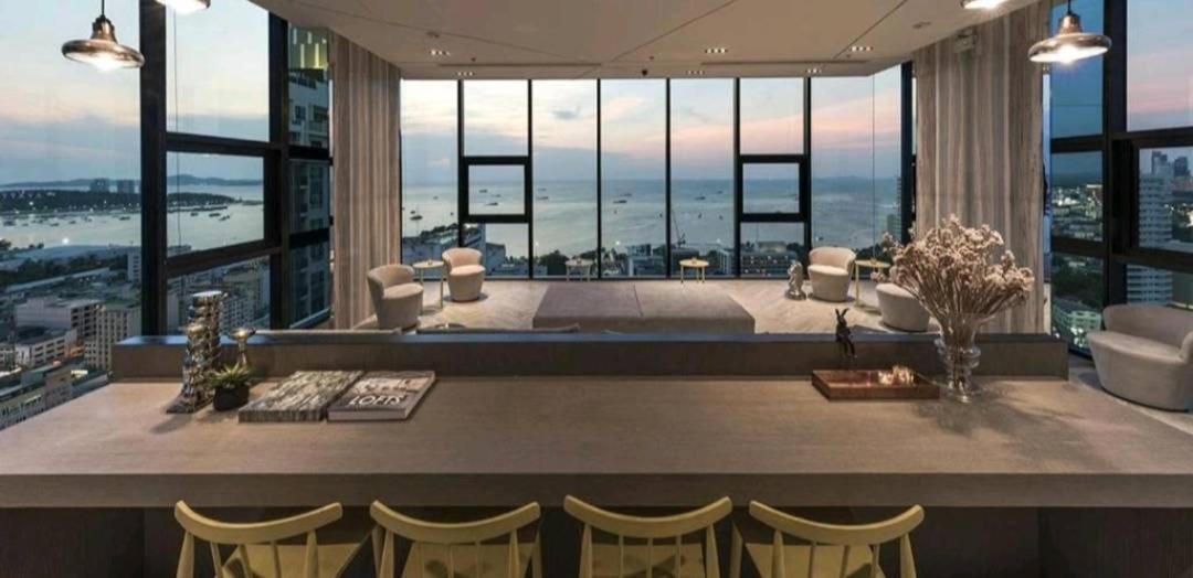 The Base Central High Floor Sea View Apartment *