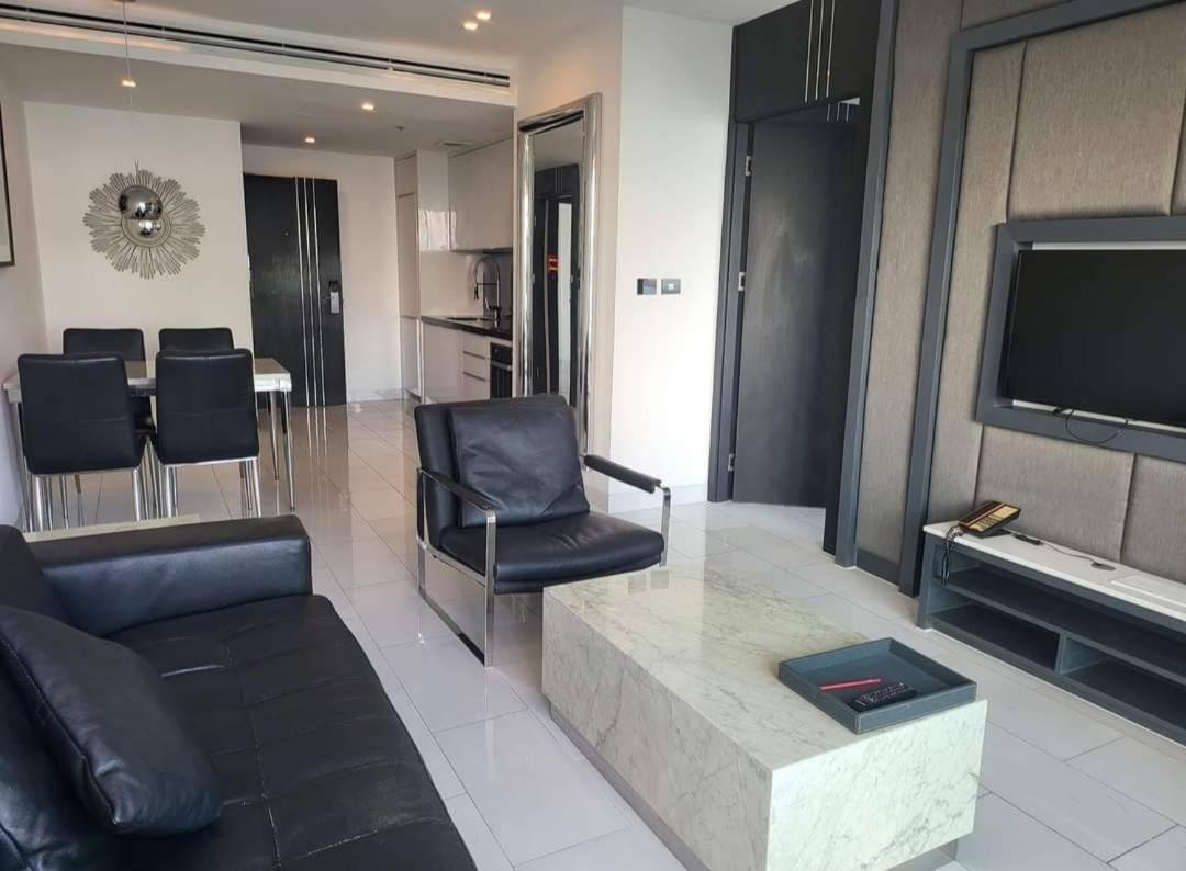 High Floor Sea View 2 Bedroom Apartment *