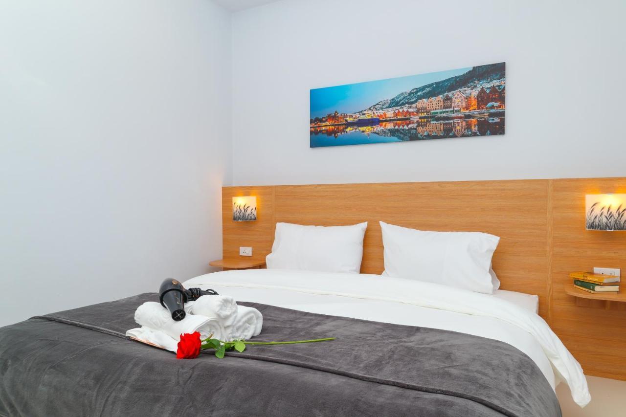 Relax Pool Near Walking Street,jacuzzi ,bbq 5bed 6bath House54 Pattaya