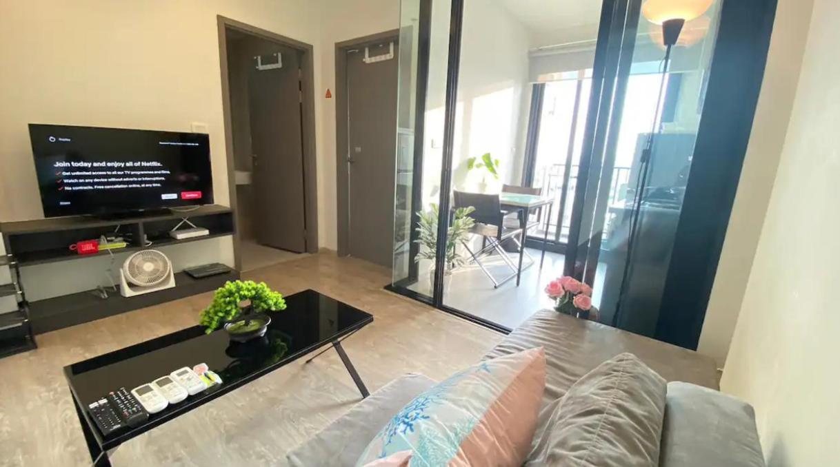Pangsapuri The Base Quiet King-bed With Infinity Pool & Free Netflix!