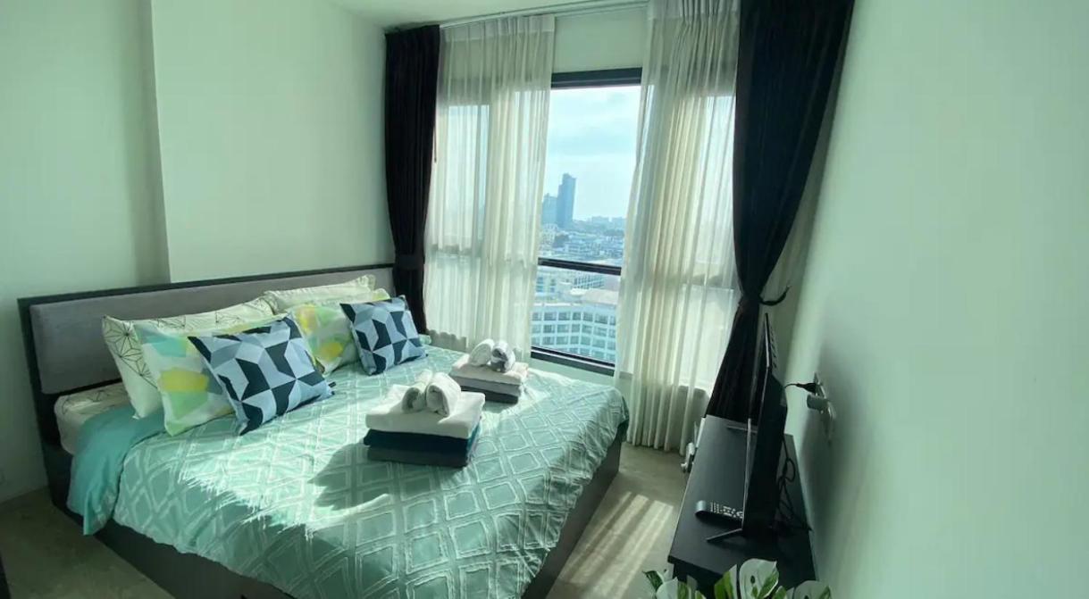 The Base Quiet King-bed With Infinity Pool & Free Netflix! Pangsapuri Pattaya