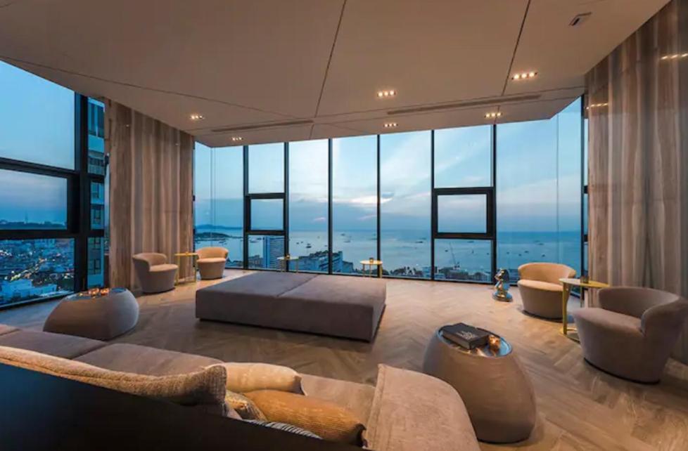 The Base Quiet King-bed With Infinity Pool & Free Netflix! Pangsapuri Pattaya
