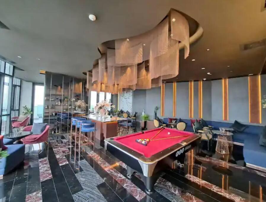 Edge With Living Apartment