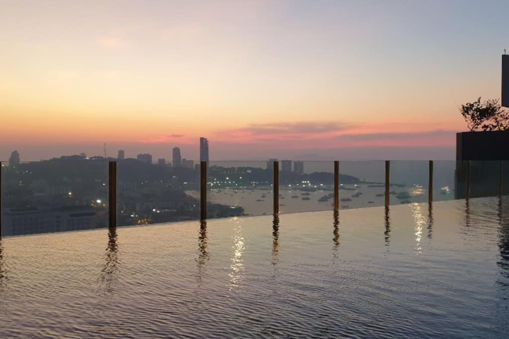 Base 2bed King&queen With Infinity Pool & Free Netflix! Apartment Pattaya