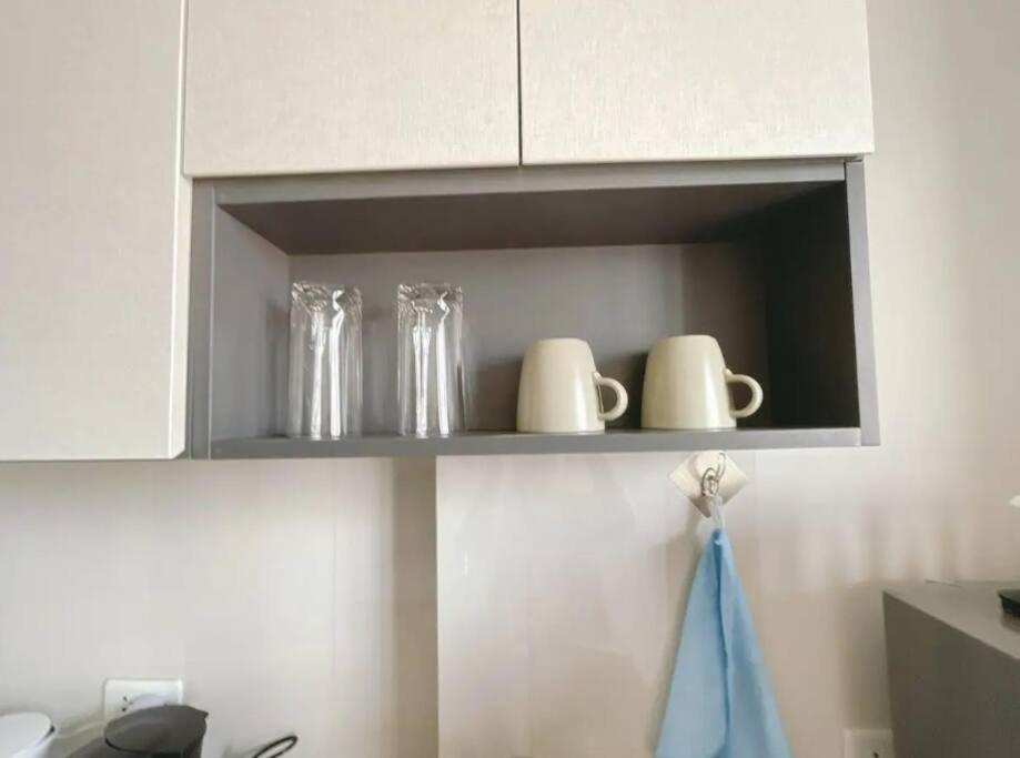 Base Quiet King-bed With Infinity Pool & Free Netflix! * Pattaya