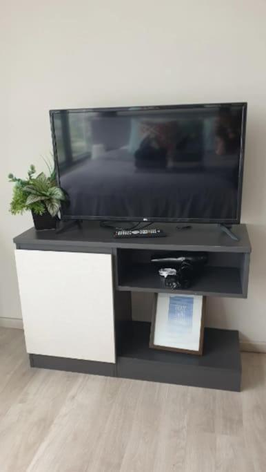 Apartment Base Quiet King-bed With Infinity Pool & Free Netflix! *