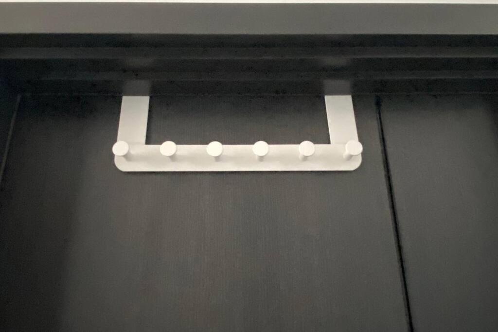 Base Quiet King-bed With Infinity Pool & Free Netflix! * Pattaya