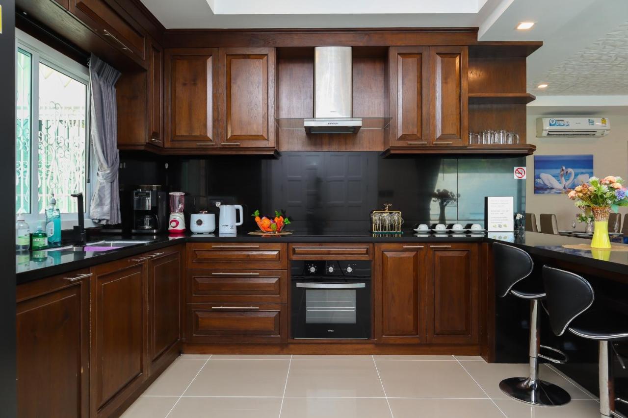 Villa Cityhouse-oscar,pool 4bedrooms-jacuzzi-walking Street 10min