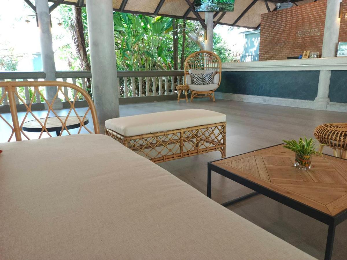 Hotel Let's Hyde & - Pool