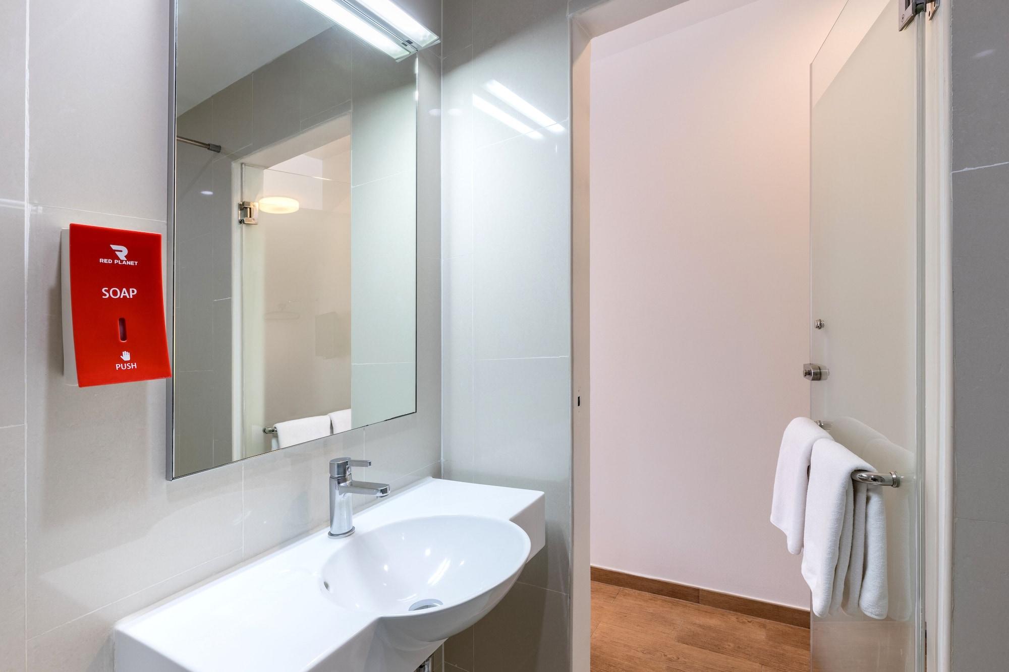 Hotel Red Planet Sha Extra 3*