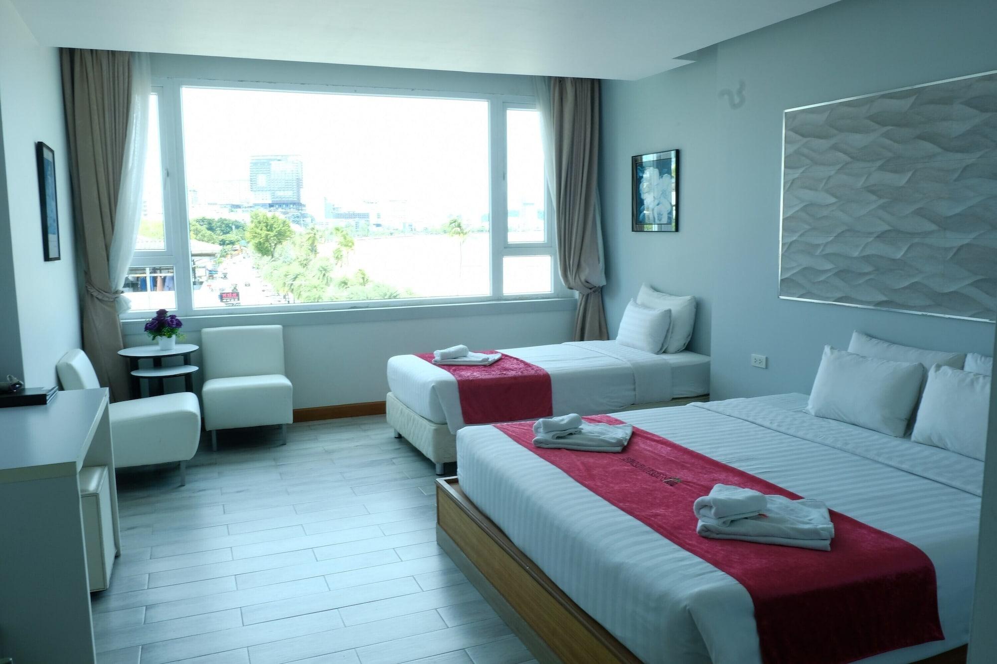 The Front Resort, Hotel 3*
