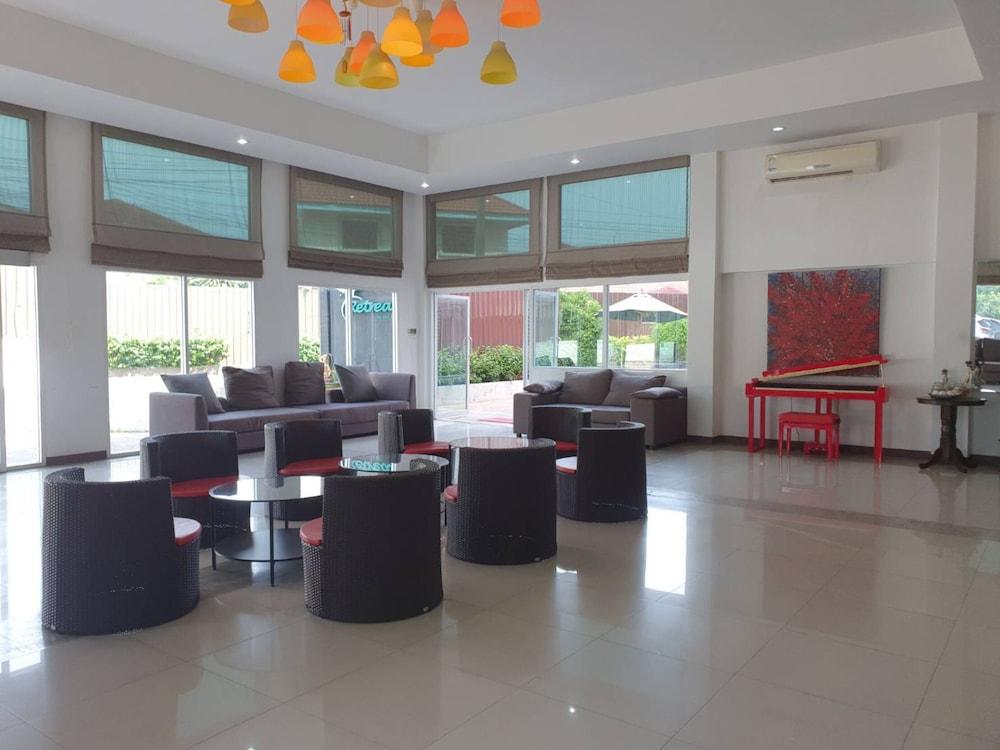 Retreat Hotel