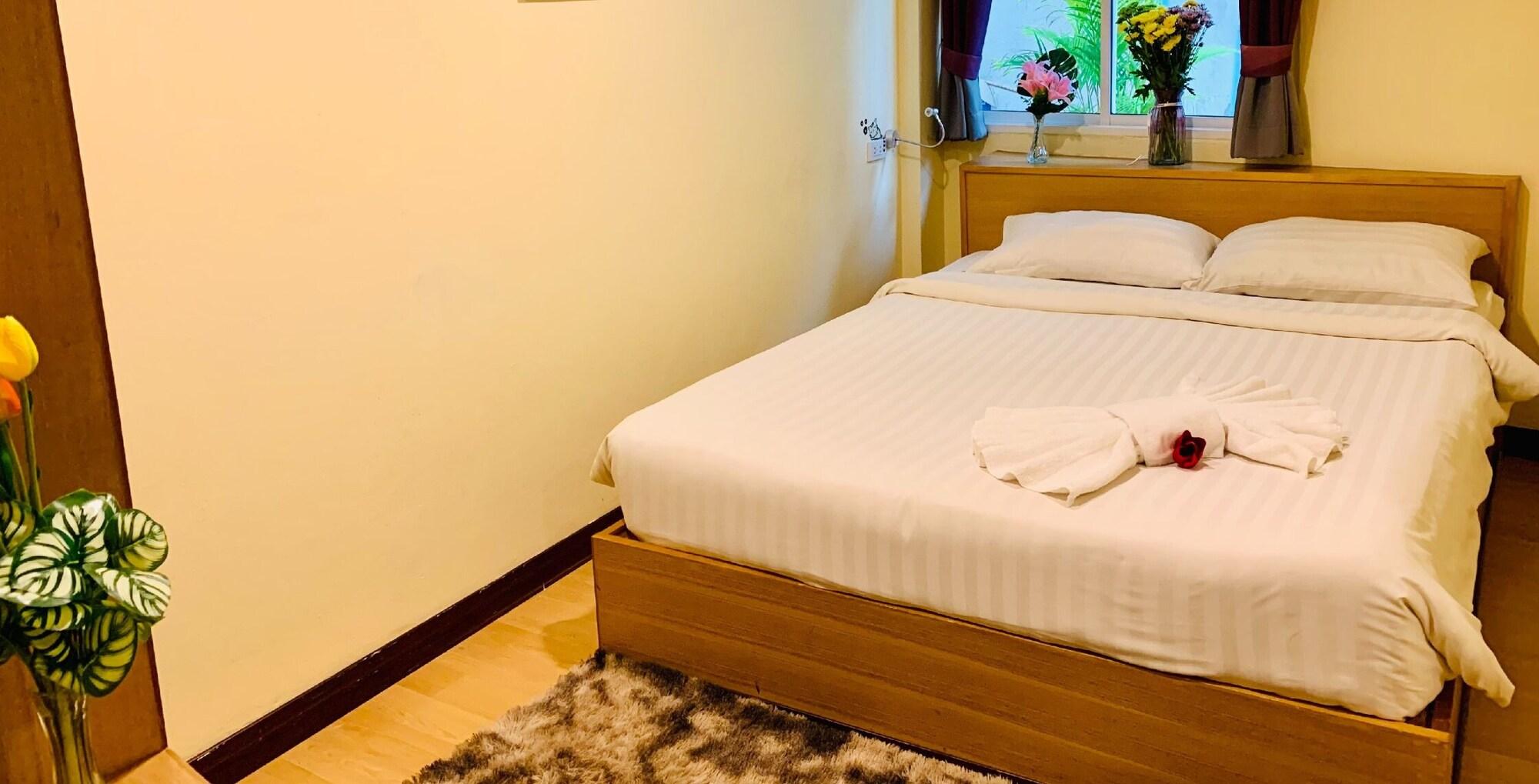 Hotel J P