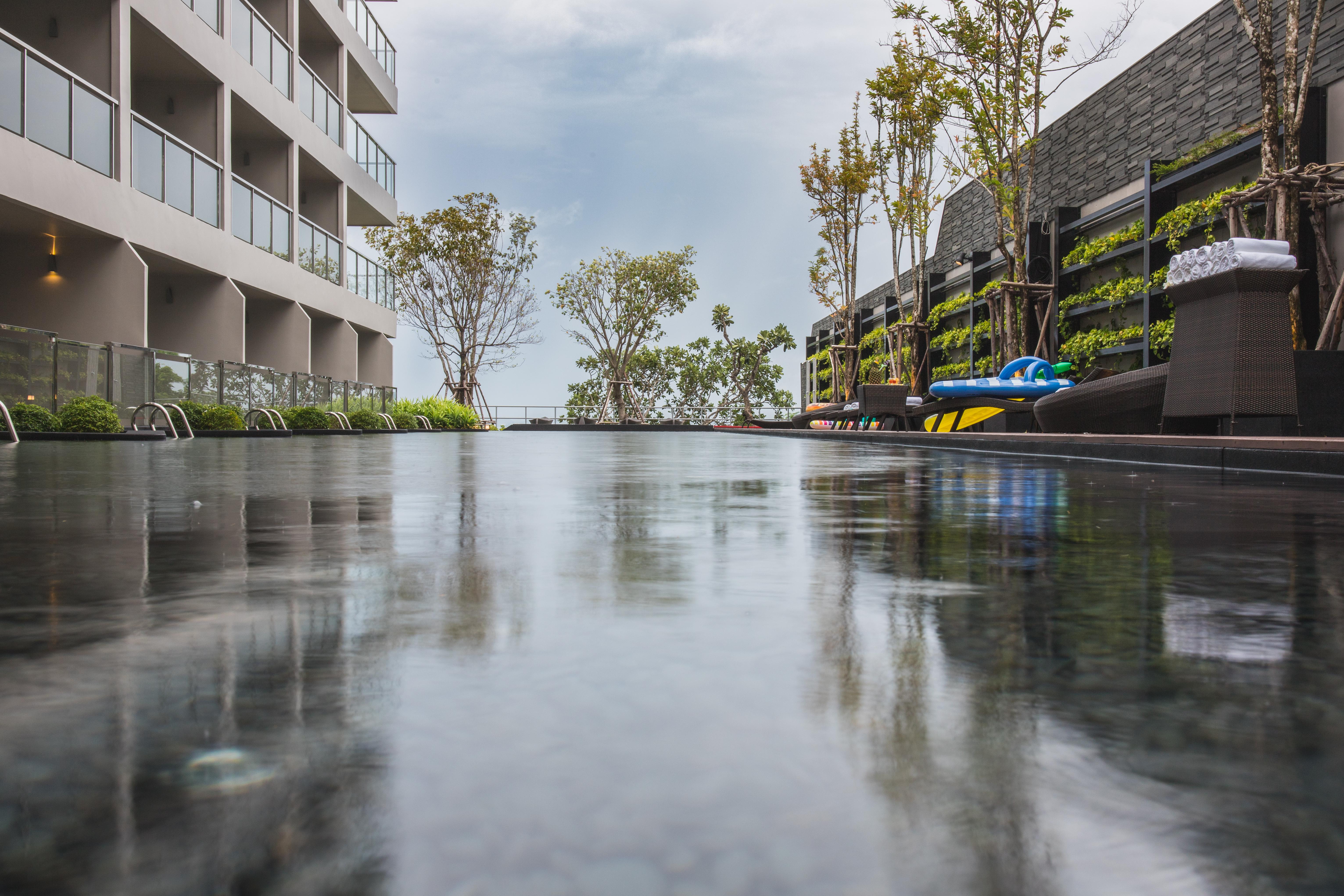Golden Tulip Beachfront Hotel