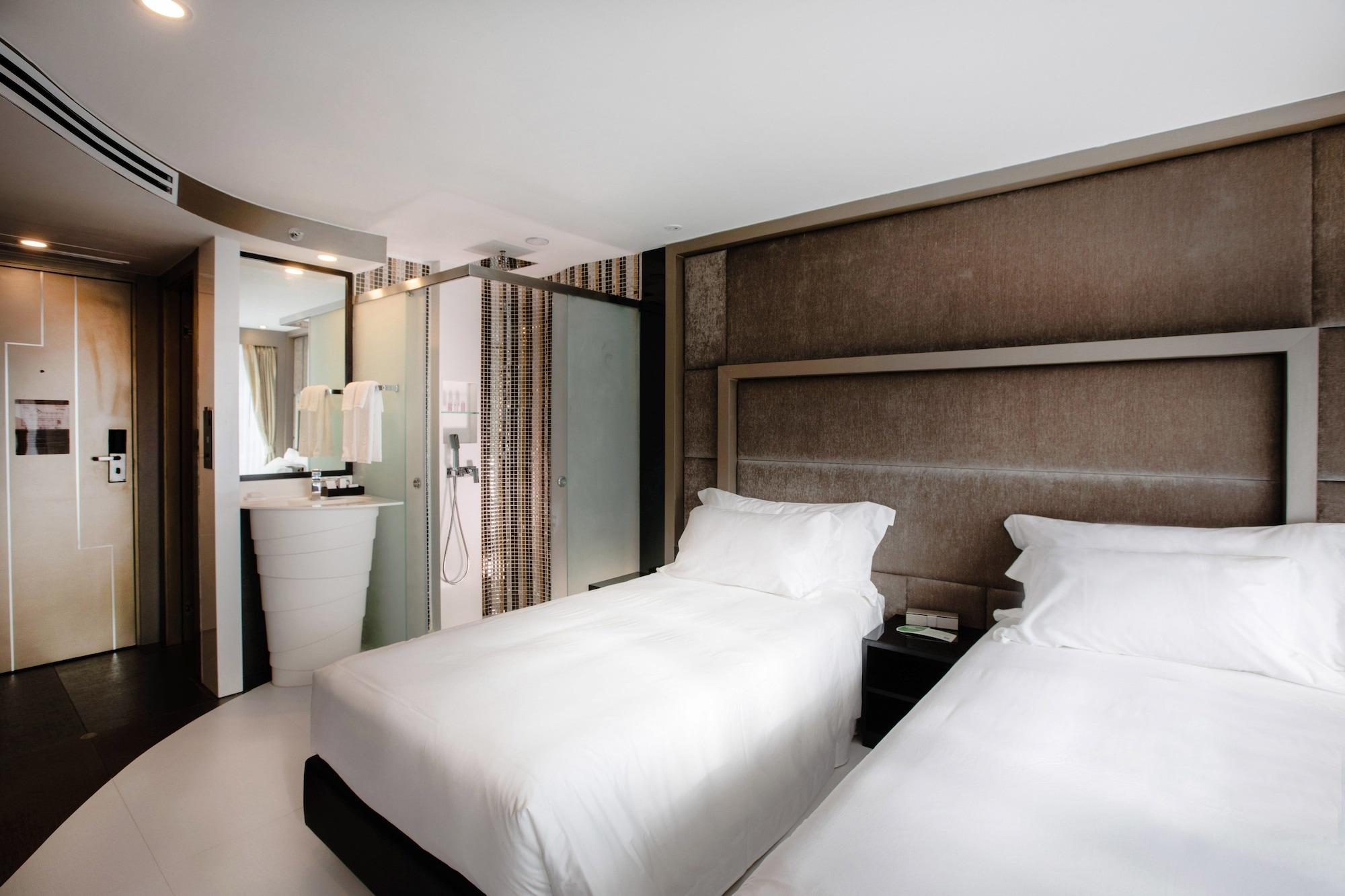 Hotel Azure