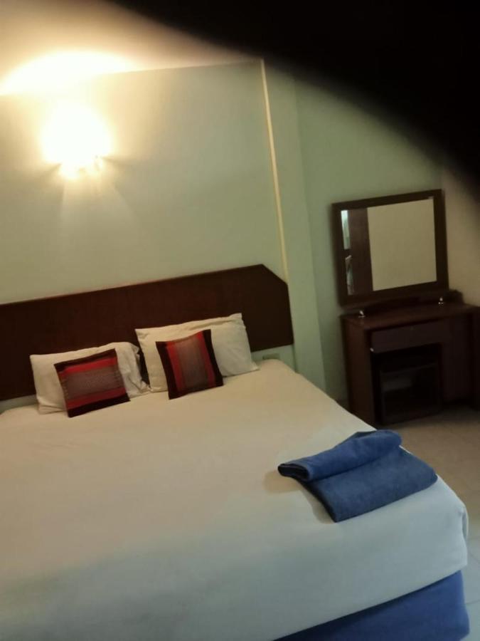Kingfisher House And Bar Guest house 3*