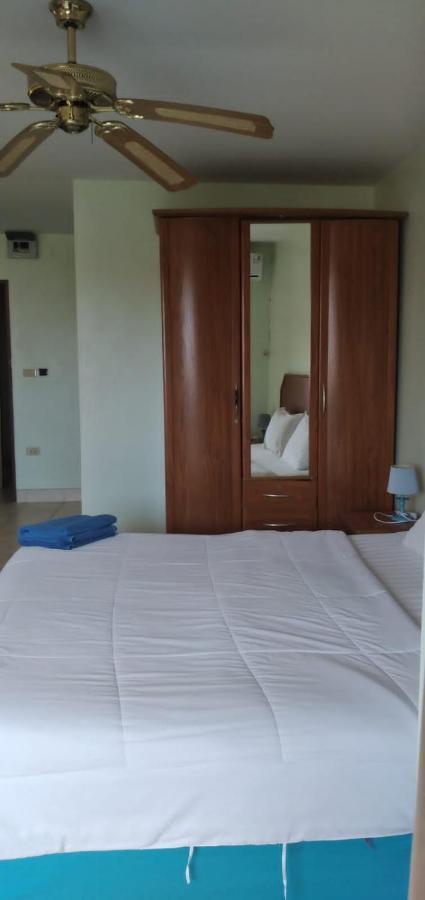 Guest house Kingfisher House And Bar Pattaya