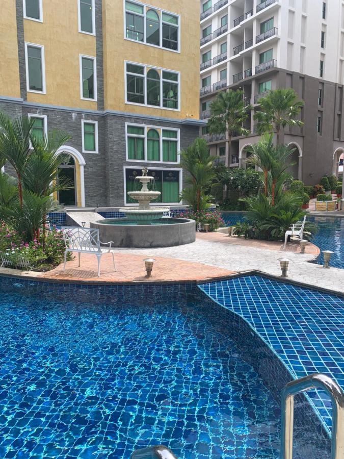 High Floor Arcadia: Pool View Near Walking Street *