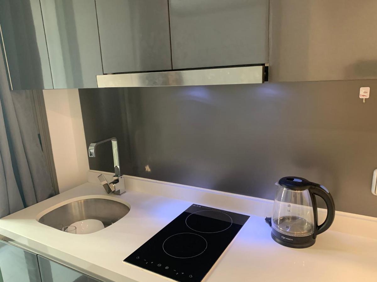 Apartment C1a1步行街附近 豪华公寓 1楼直通泳池arcadia 高速网络智能电视 *