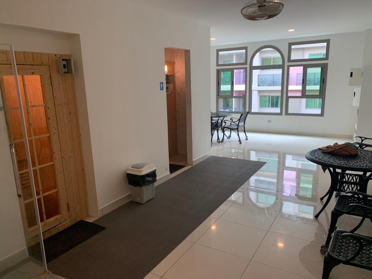 Apartment C1a1步行街附近 豪华公寓 1楼直通泳池arcadia 高速网络智能电视 *