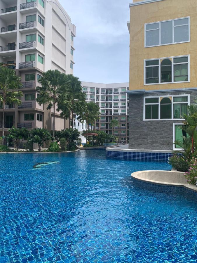 Apartment C1a1步行街附近 豪华公寓 1楼直通泳池arcadia 高速网络智能电视 Pattaya