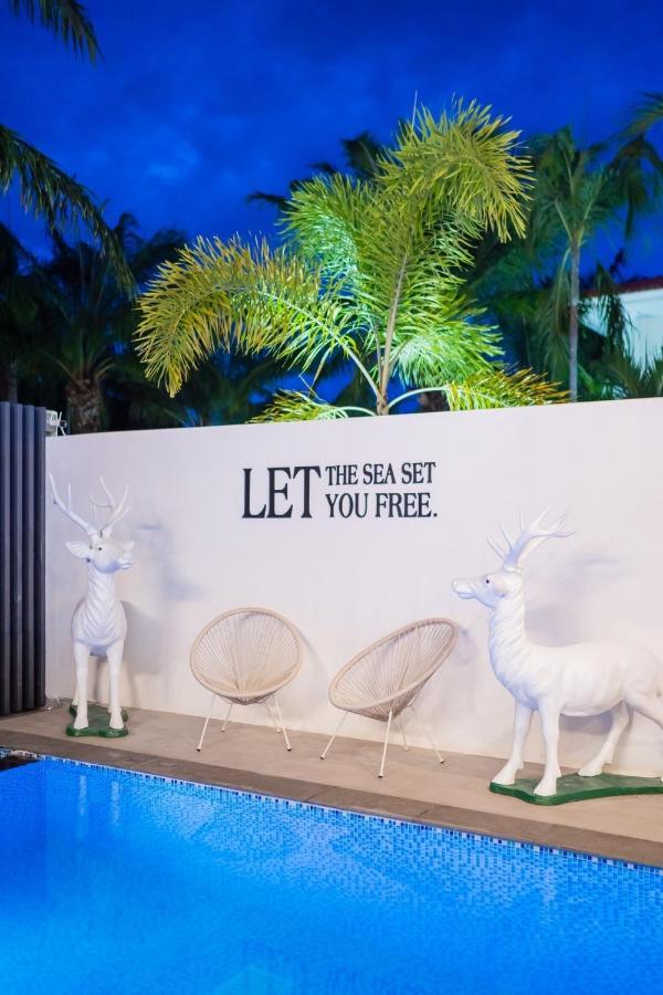 Hollywood Luxury Poolvilla Walking Street 4 Bedrooms Villa