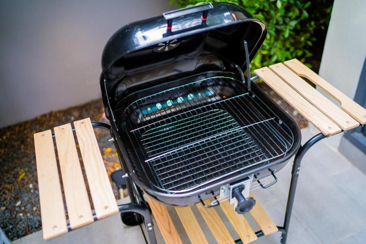 Hollywood Luxury Poolvilla Walking Street 4 Bedrooms *