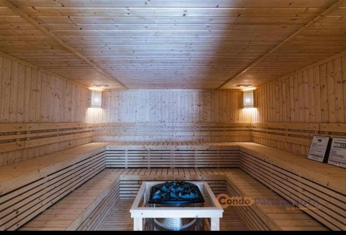 Large Deluxe Grand Avenue Apartment Pattaya