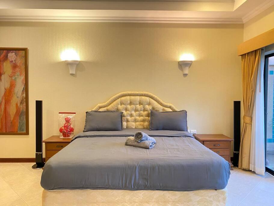 50m,near Walking St,3+2br Vila Pattaya