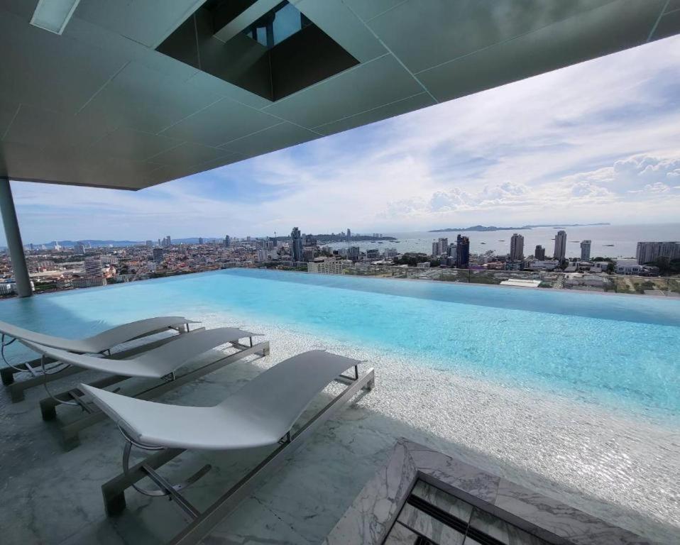 Once Seaview Aparthotel