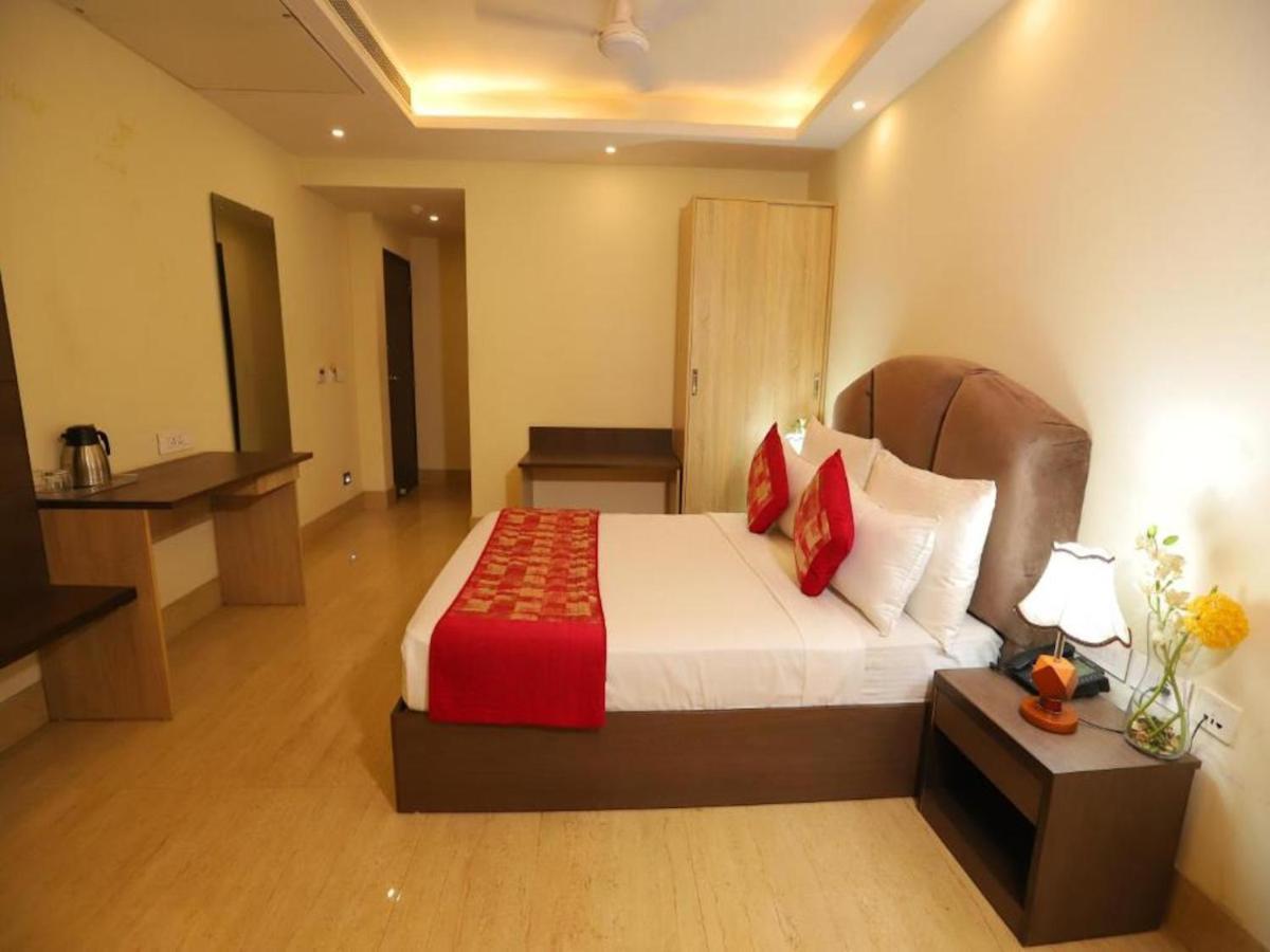 Ritz Hotel 3*